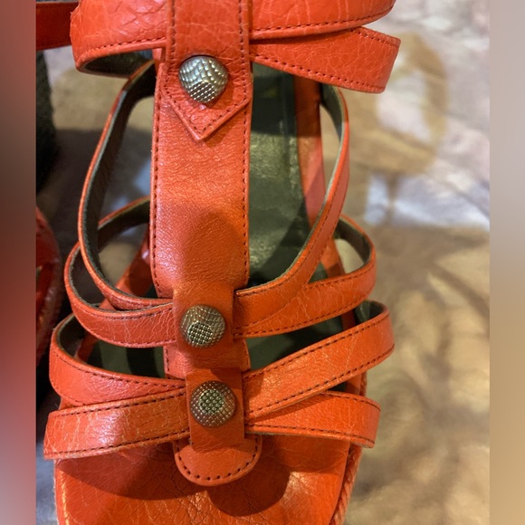 GUC!🤎BALENCIAGA color block wedges. - Picture 9 of 9